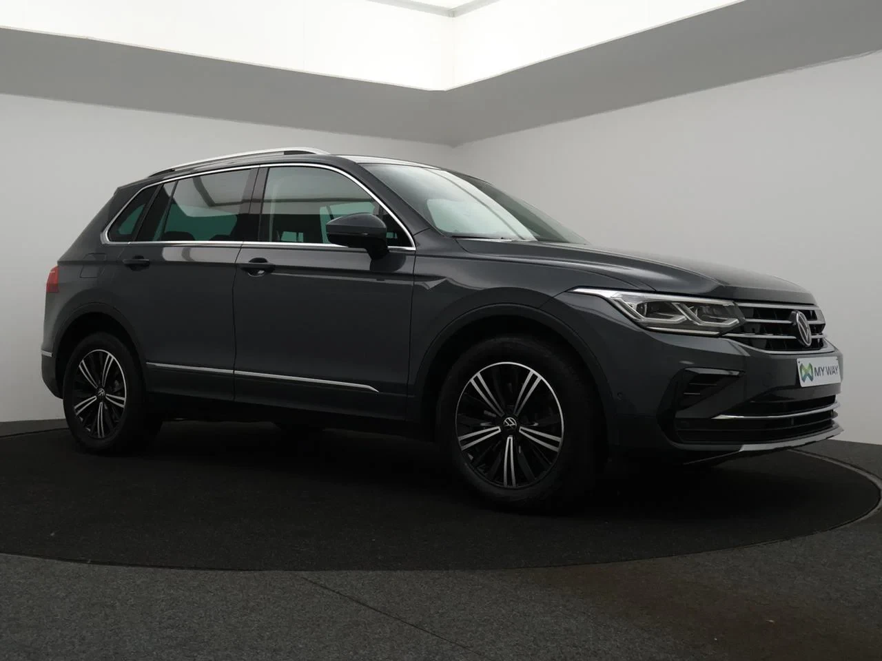 Volkswagen-Tiguan-image-5