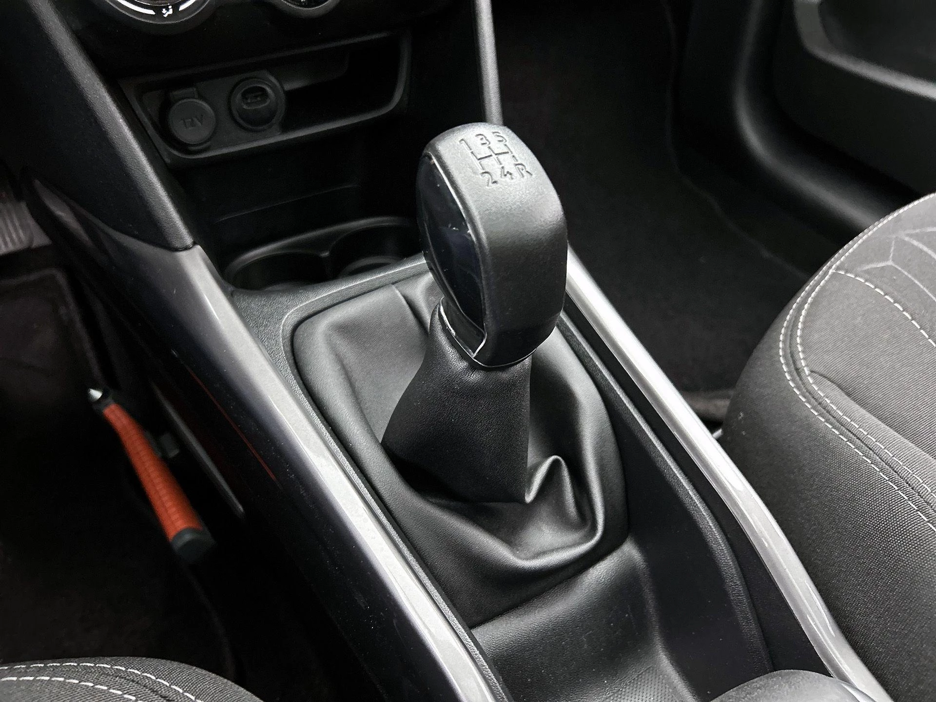 Peugeot 2008 1.2 PureTech Blue Lion