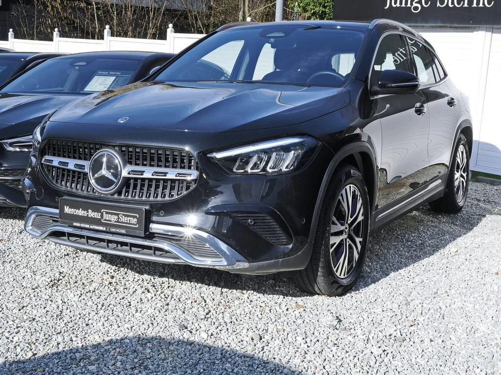 Mercedes-Benz-GLA 200 d-image-7