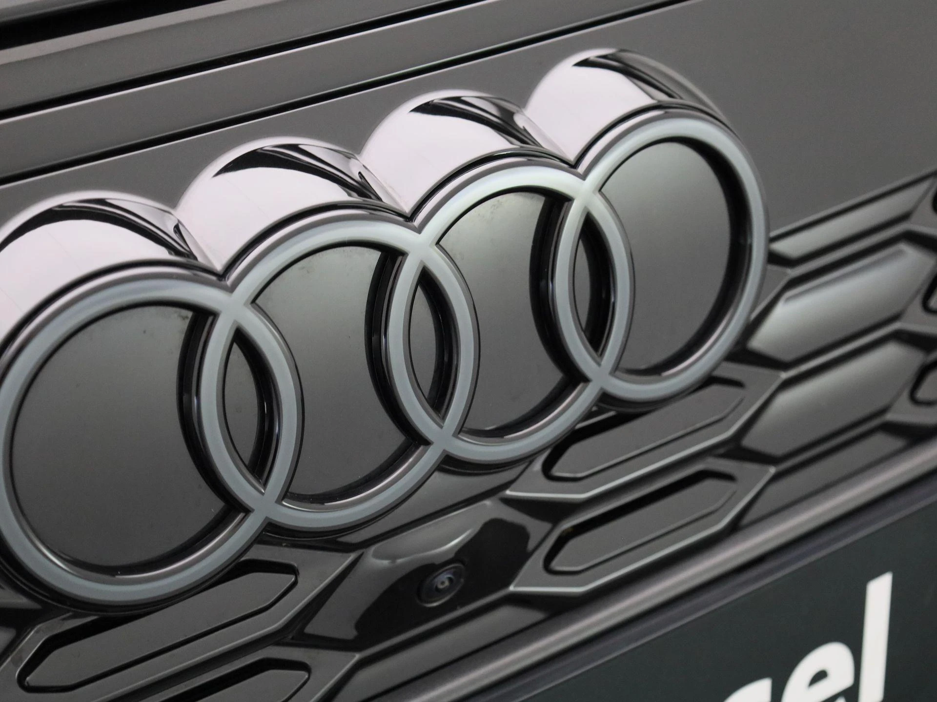 Audi-Q6 e-tron-image-41