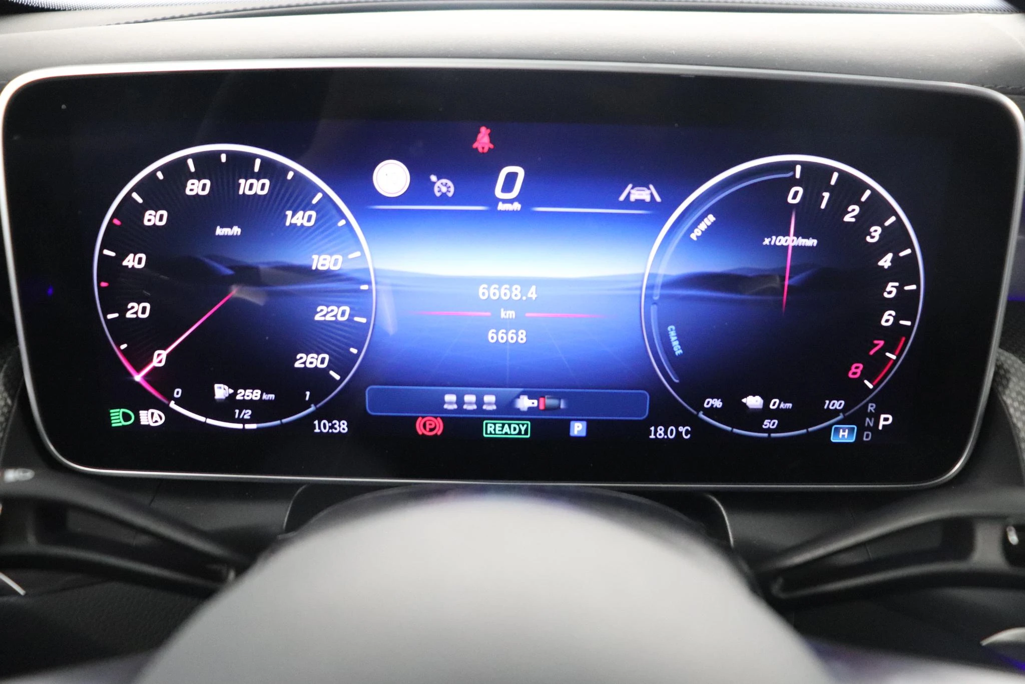 Mercedes-Benz-GLC-image-11