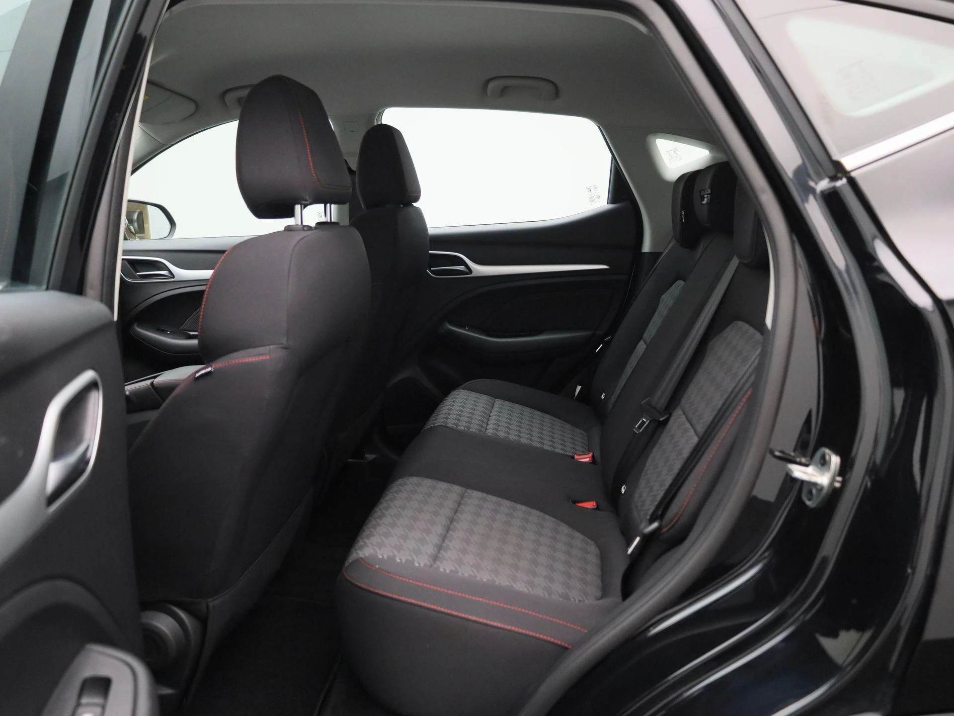 MG ZS EV - 10