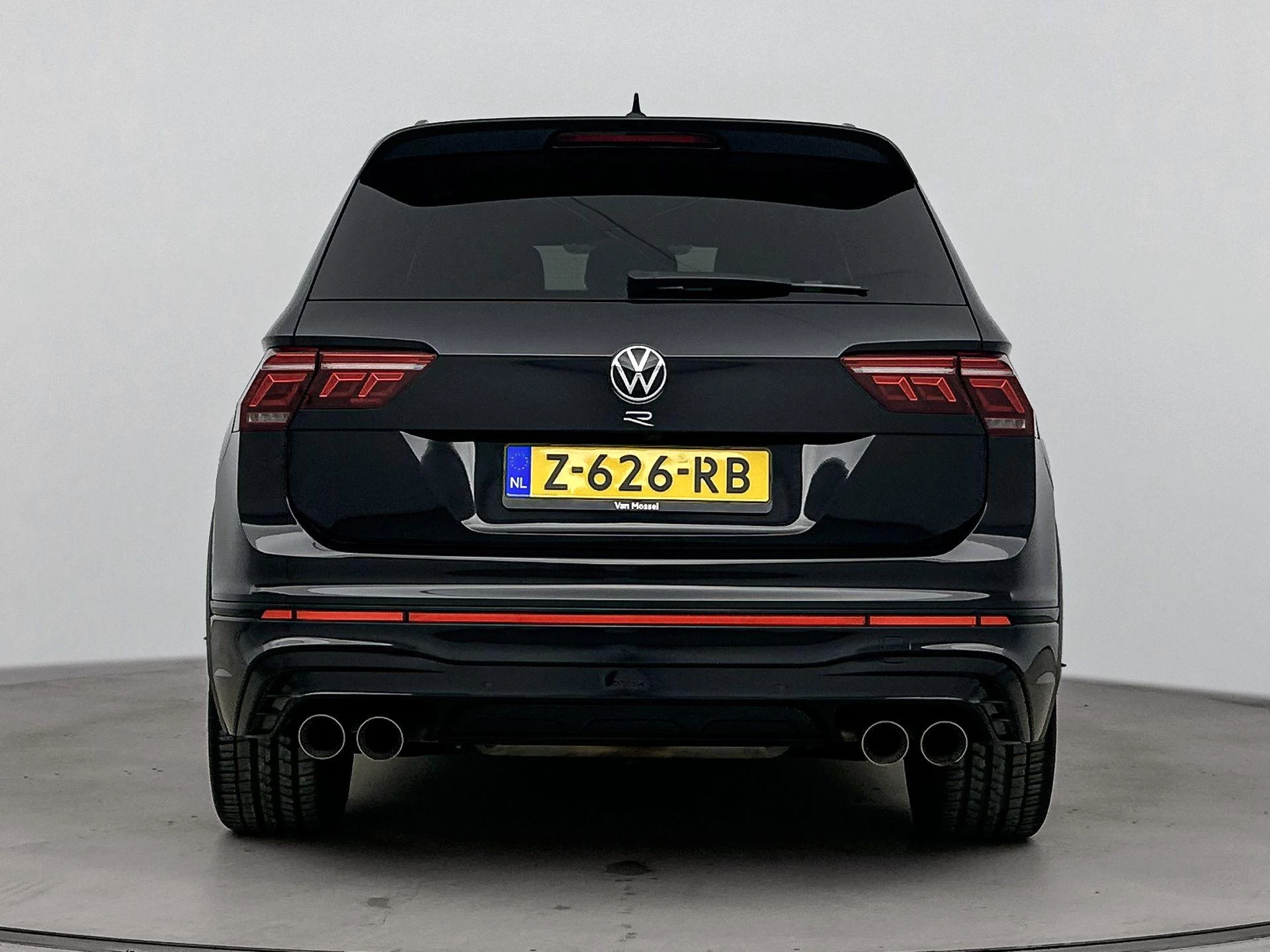 Volkswagen-Tiguan-image-2