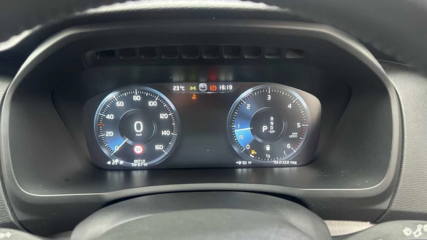 Volvo-XC90-image-12