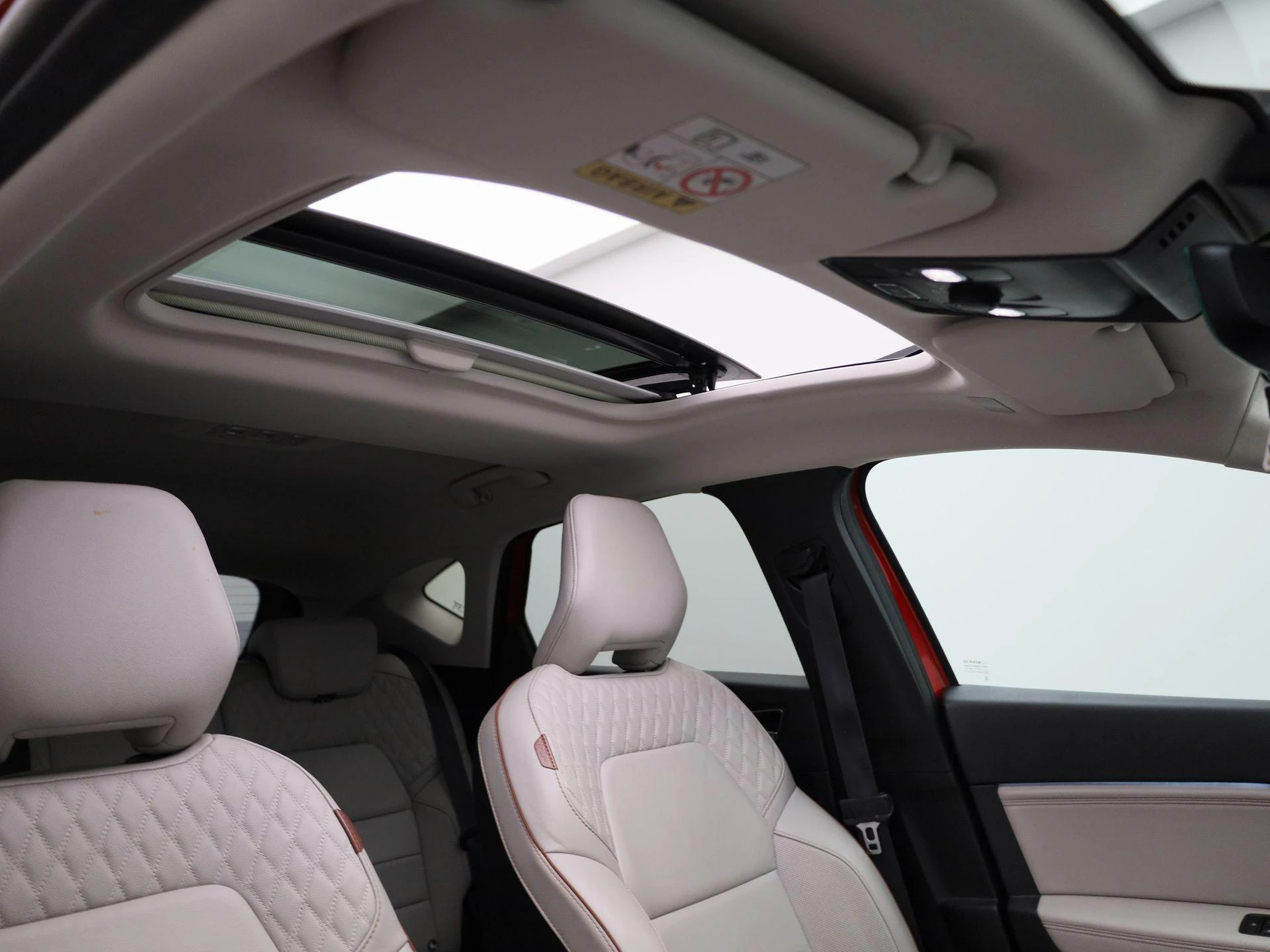 Renault Captur 1.6 E-Tech Plug-in Hybrid Initiale Paris 160PK