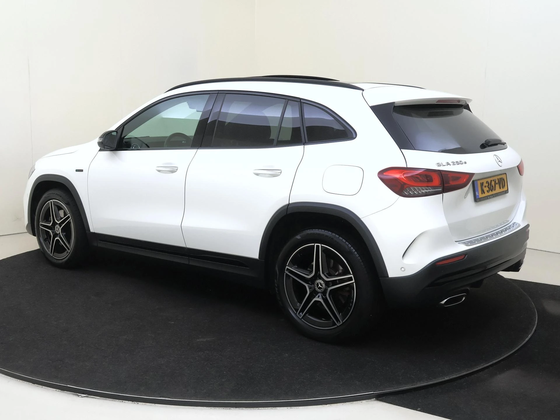 Mercedes-Benz GLA 250 e Business Solution AMG Limited