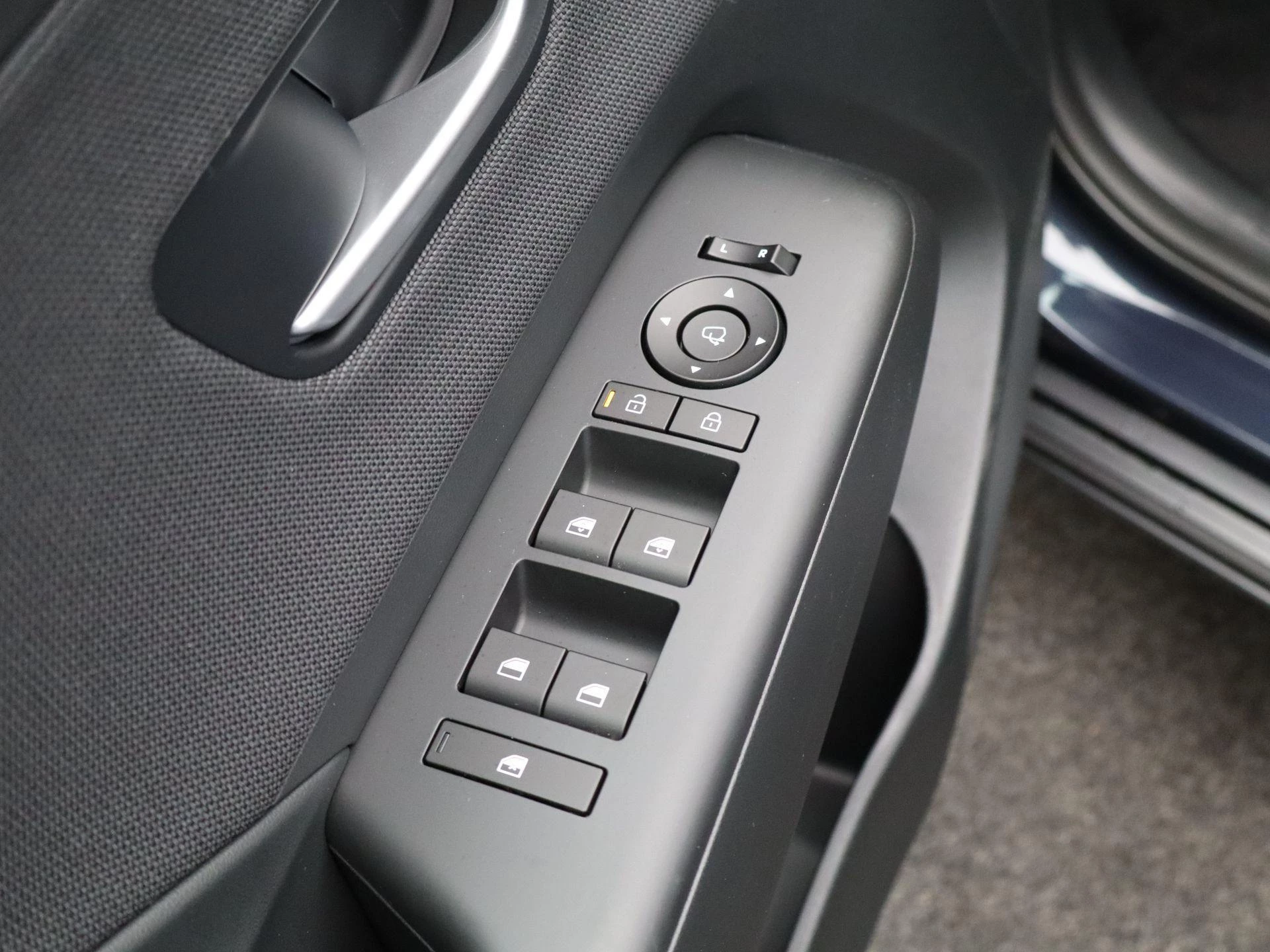 Hyundai Kona 1.6 GDI HEV Premium Sky