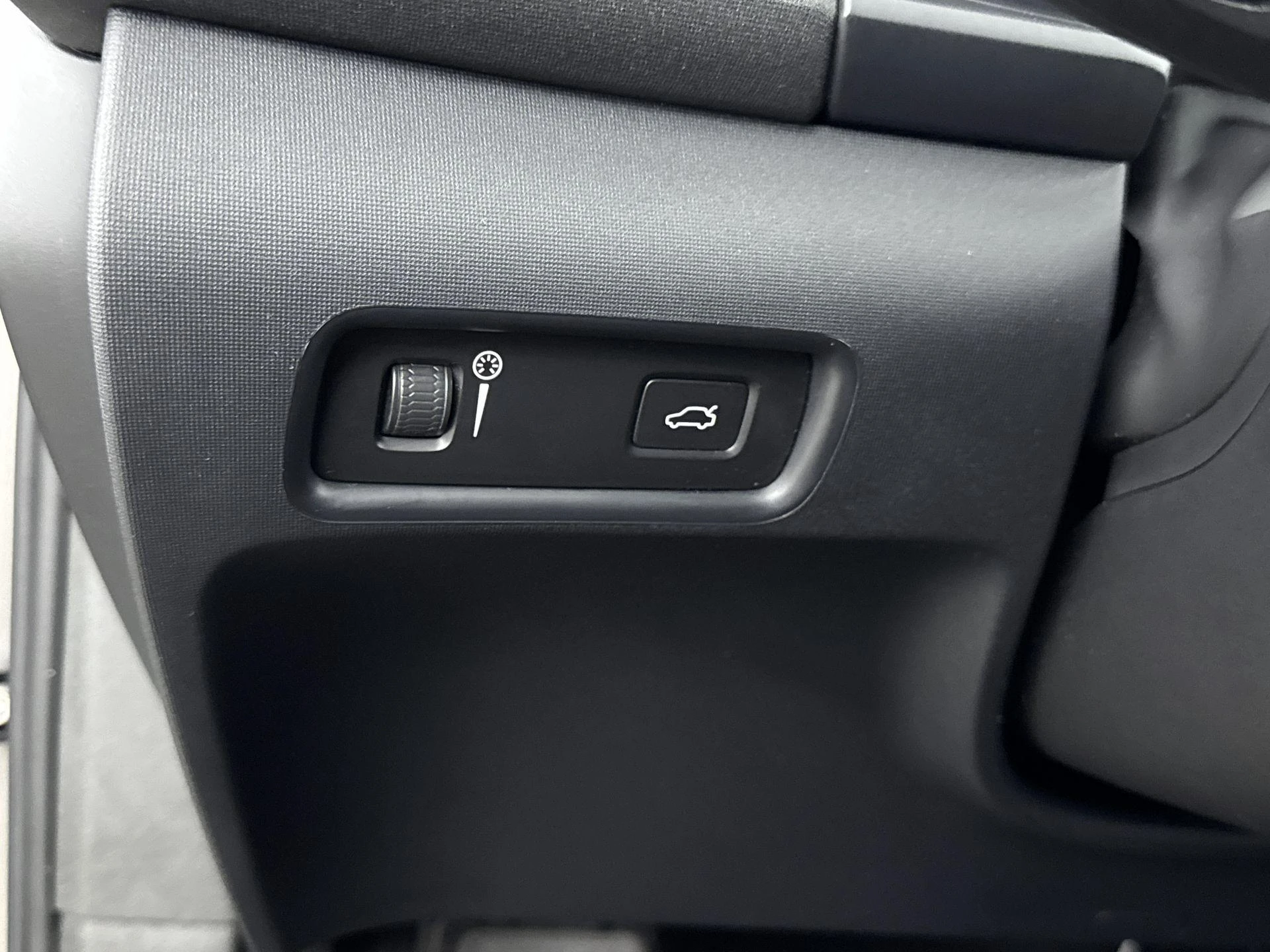 Polestar-2-image-23