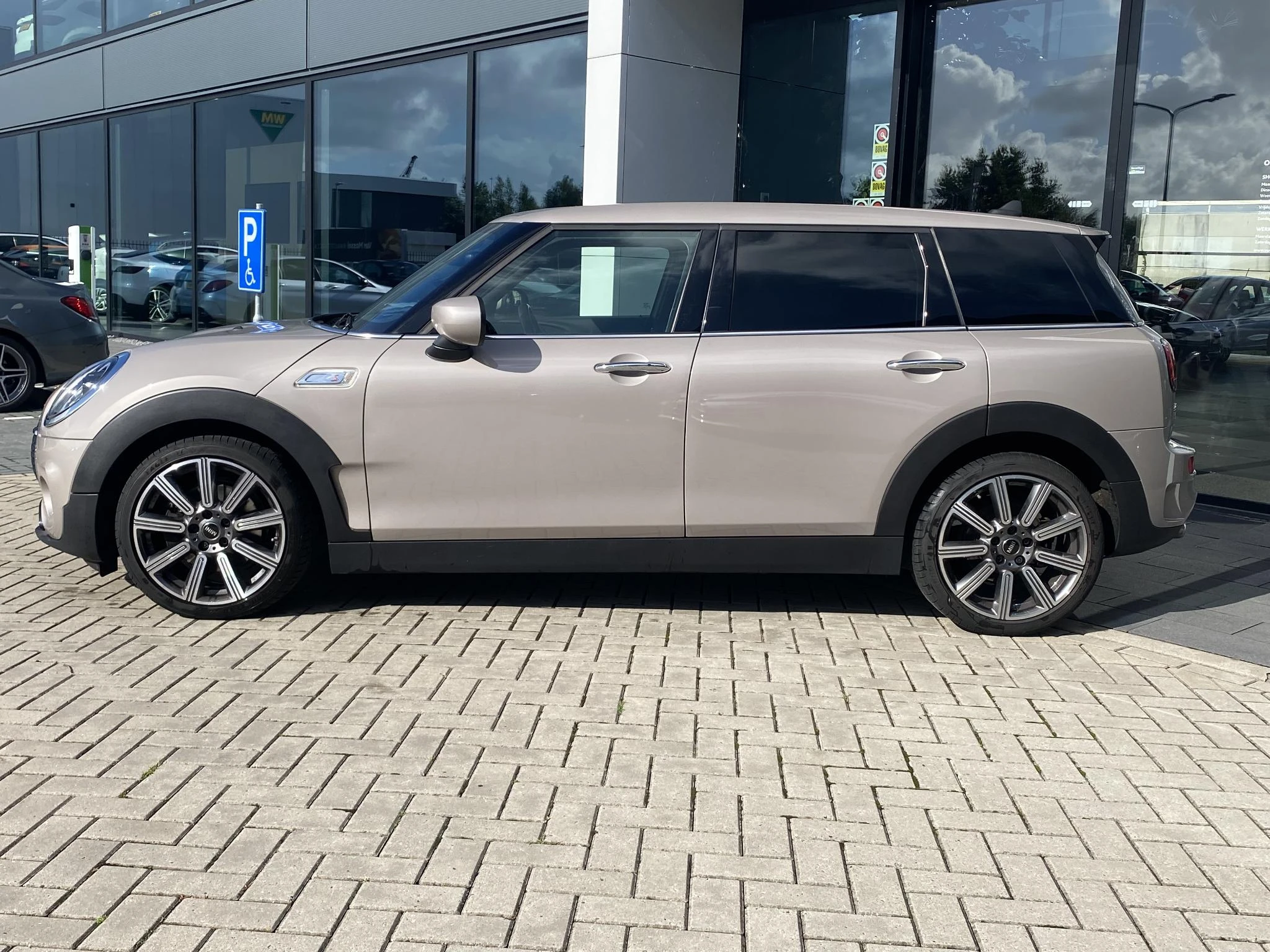 MINI Clubman