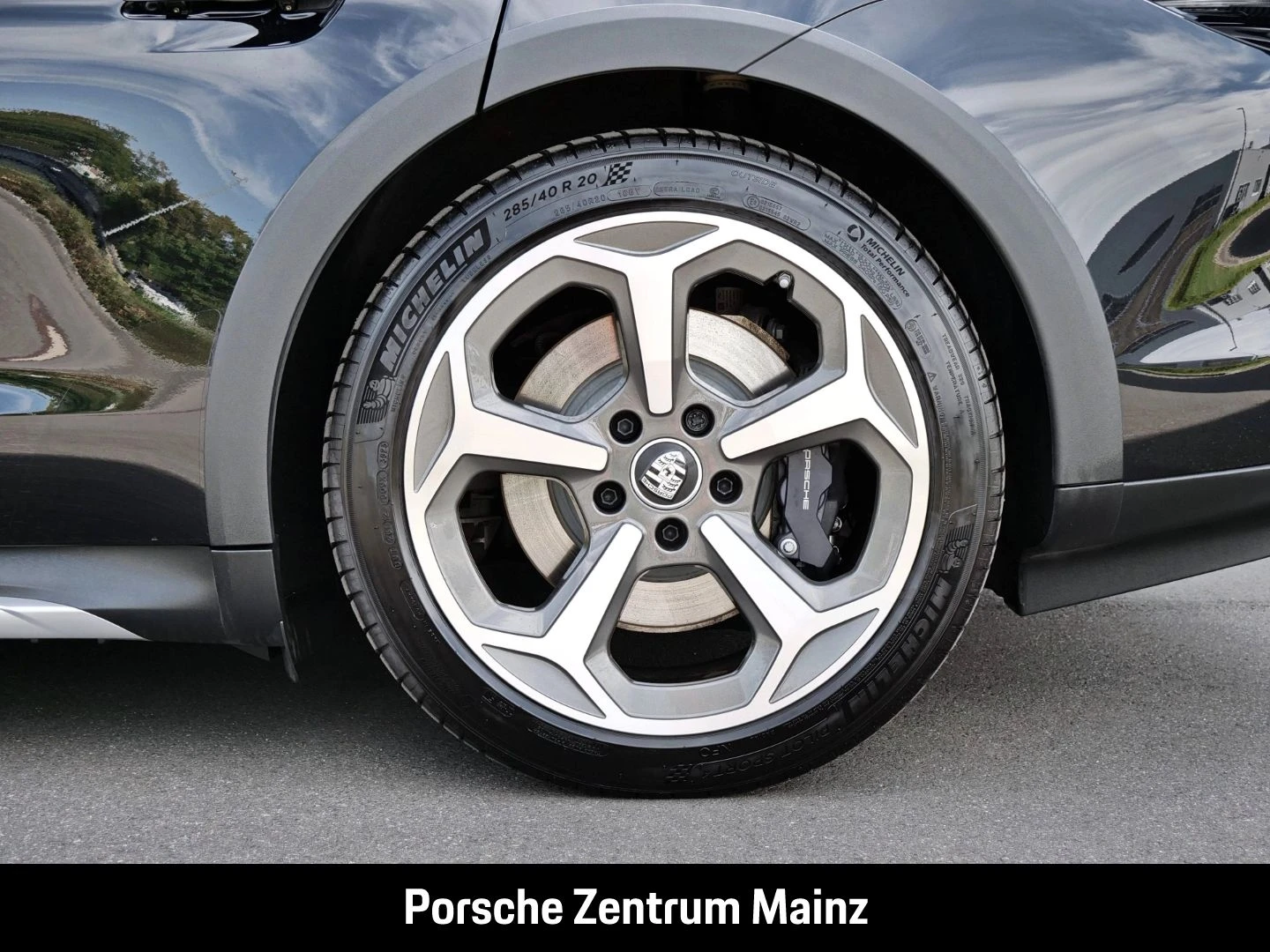 Porsche-Taycan-image-10