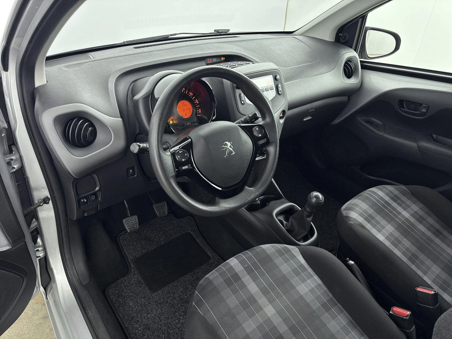 Peugeot-108-image-9