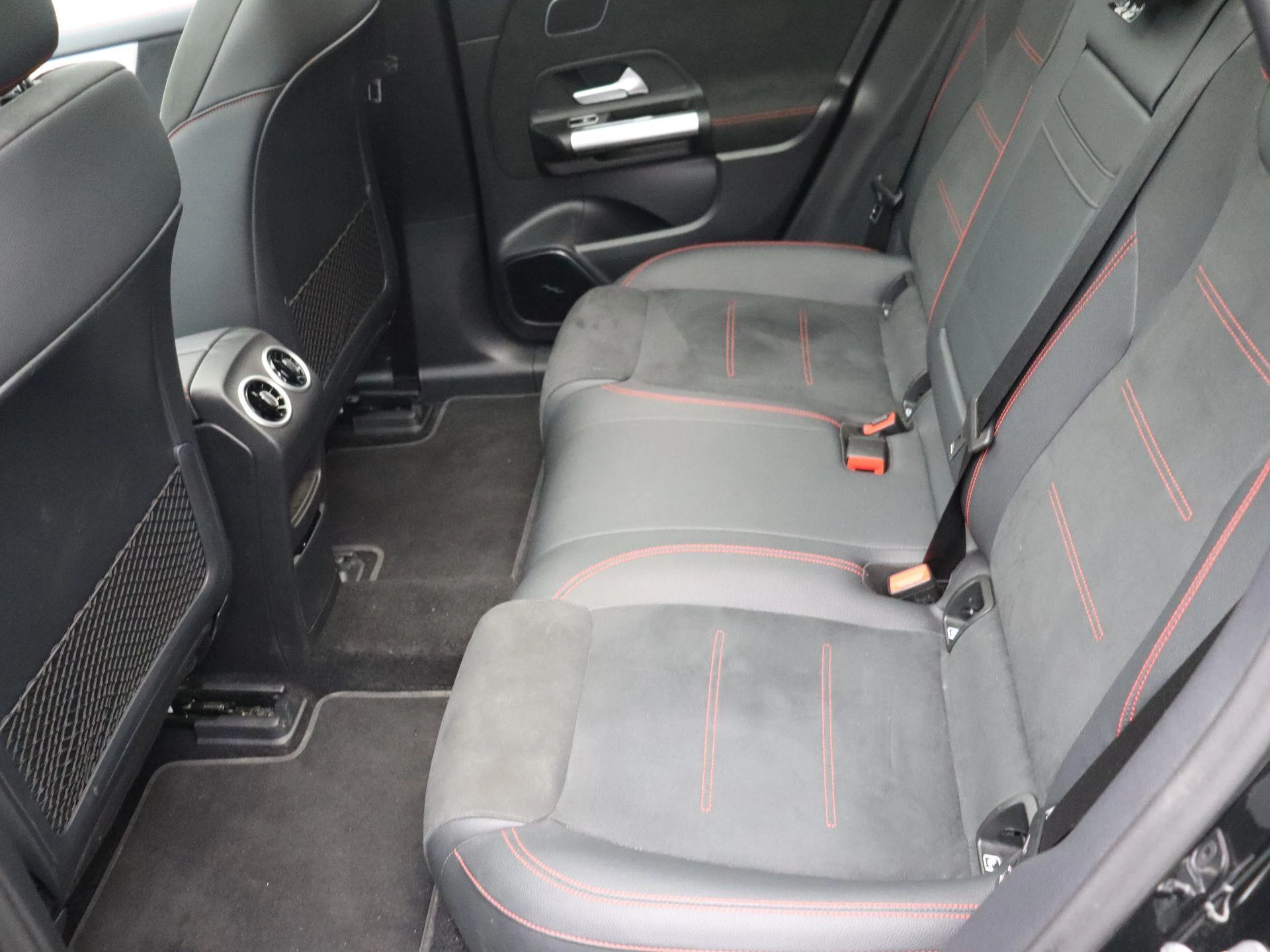 Mercedes-Benz-EQA-image-14