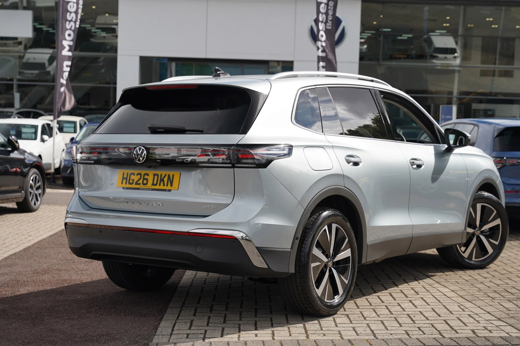 Volkswagen-Tiguan-image-14