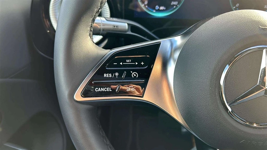 Mercedes-Benz-CLA-image-9