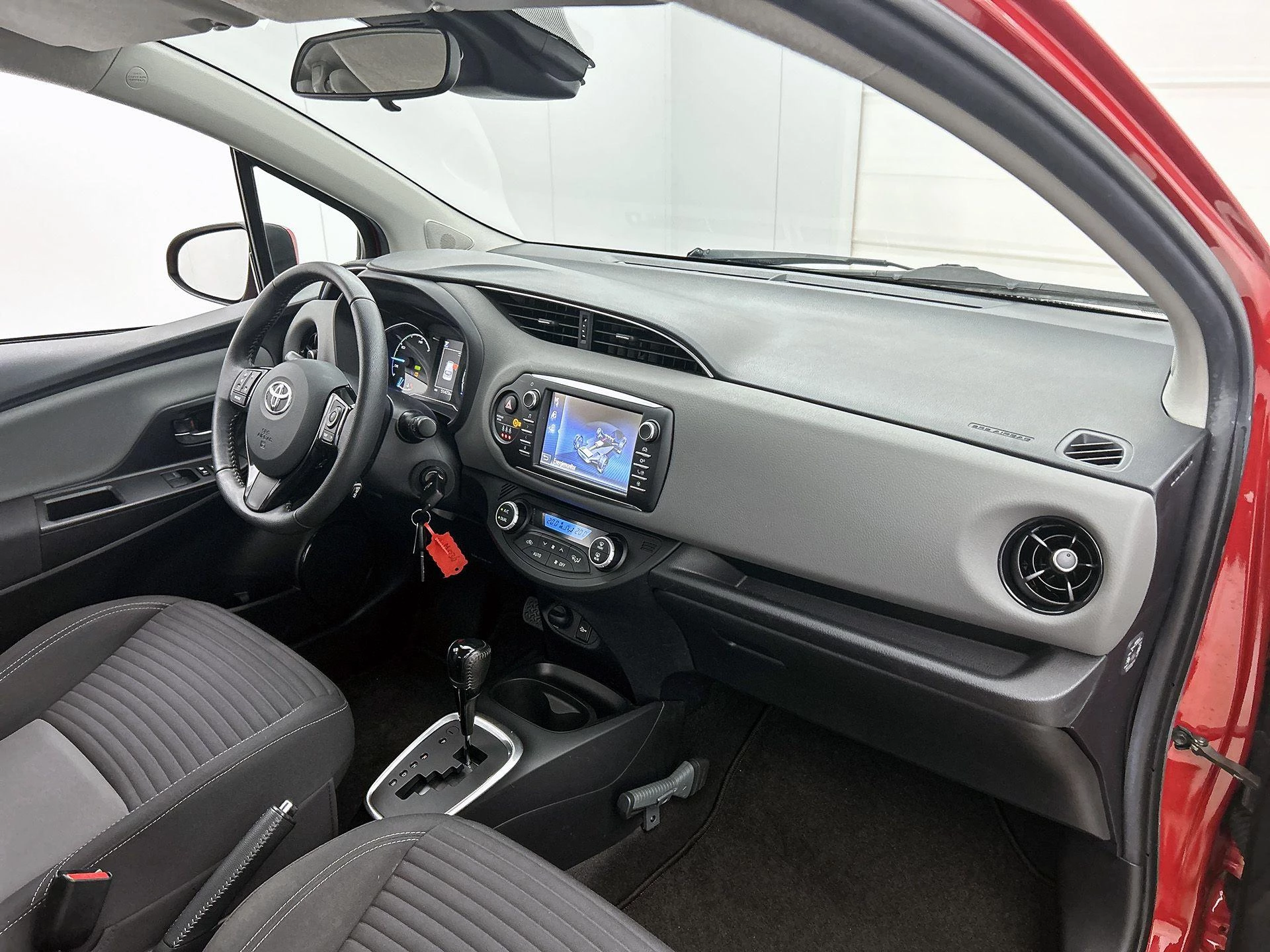 Toyota-Yaris-image-18