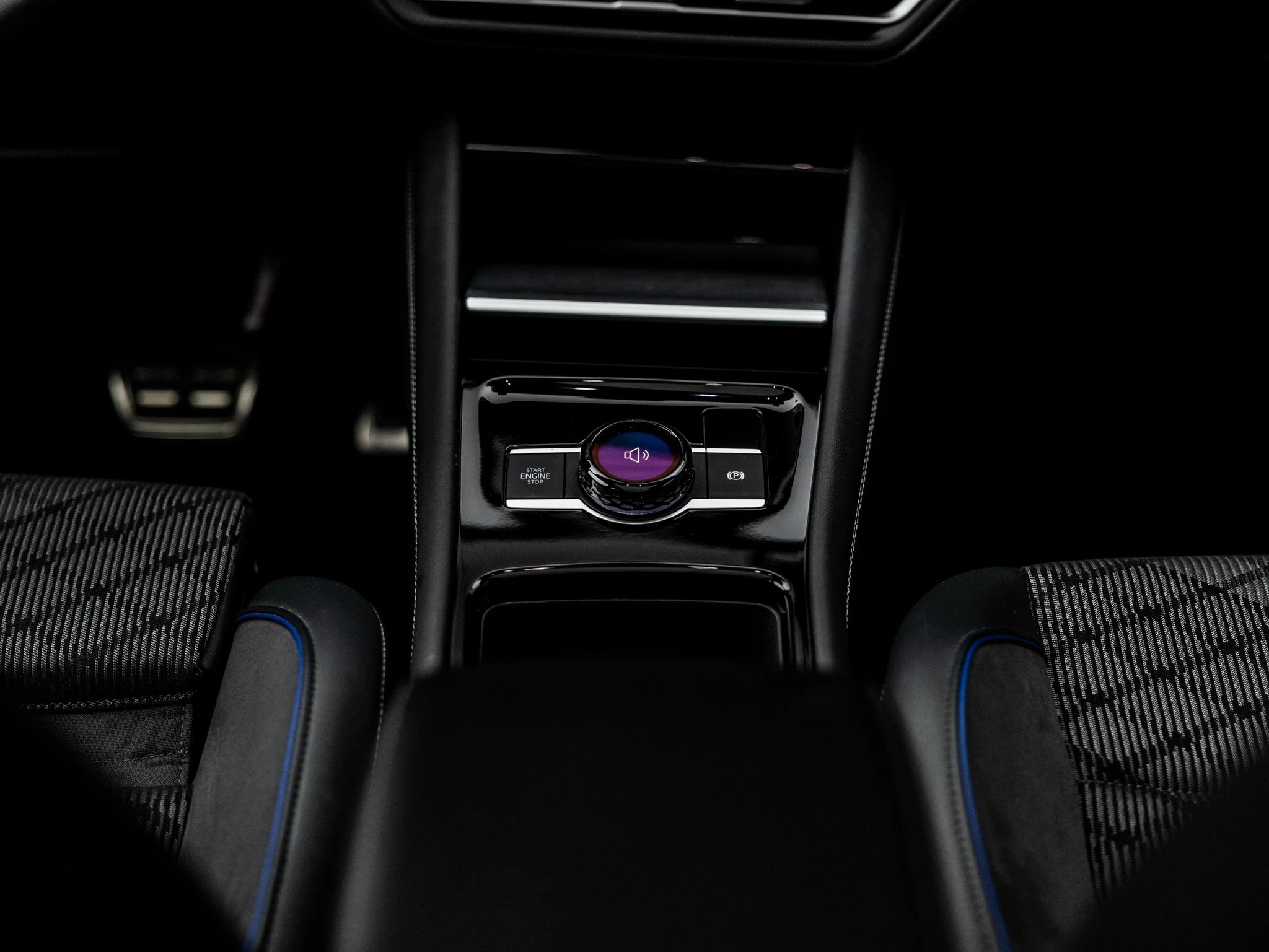 Volkswagen-Tiguan-image-23