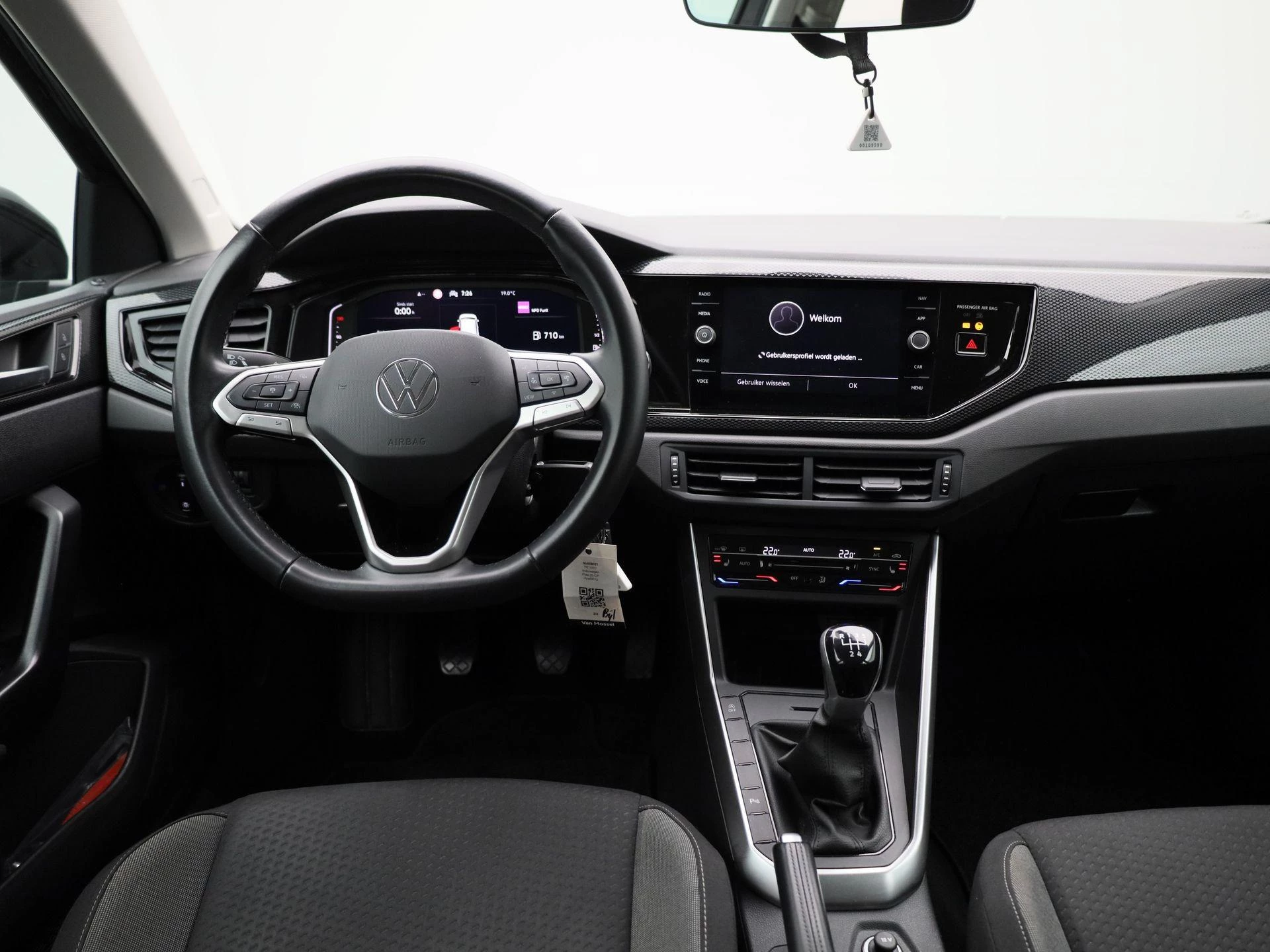 Volkswagen-Polo-image-6