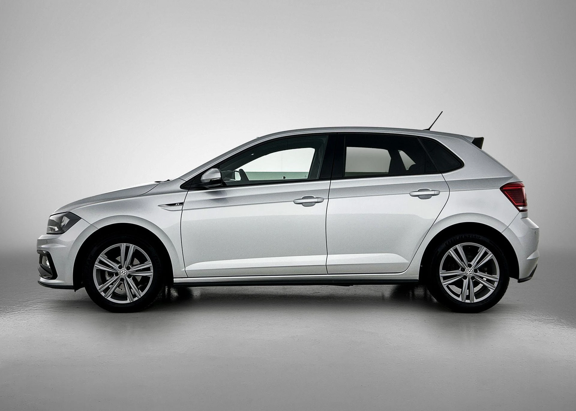Volkswagen-Polo-image-1