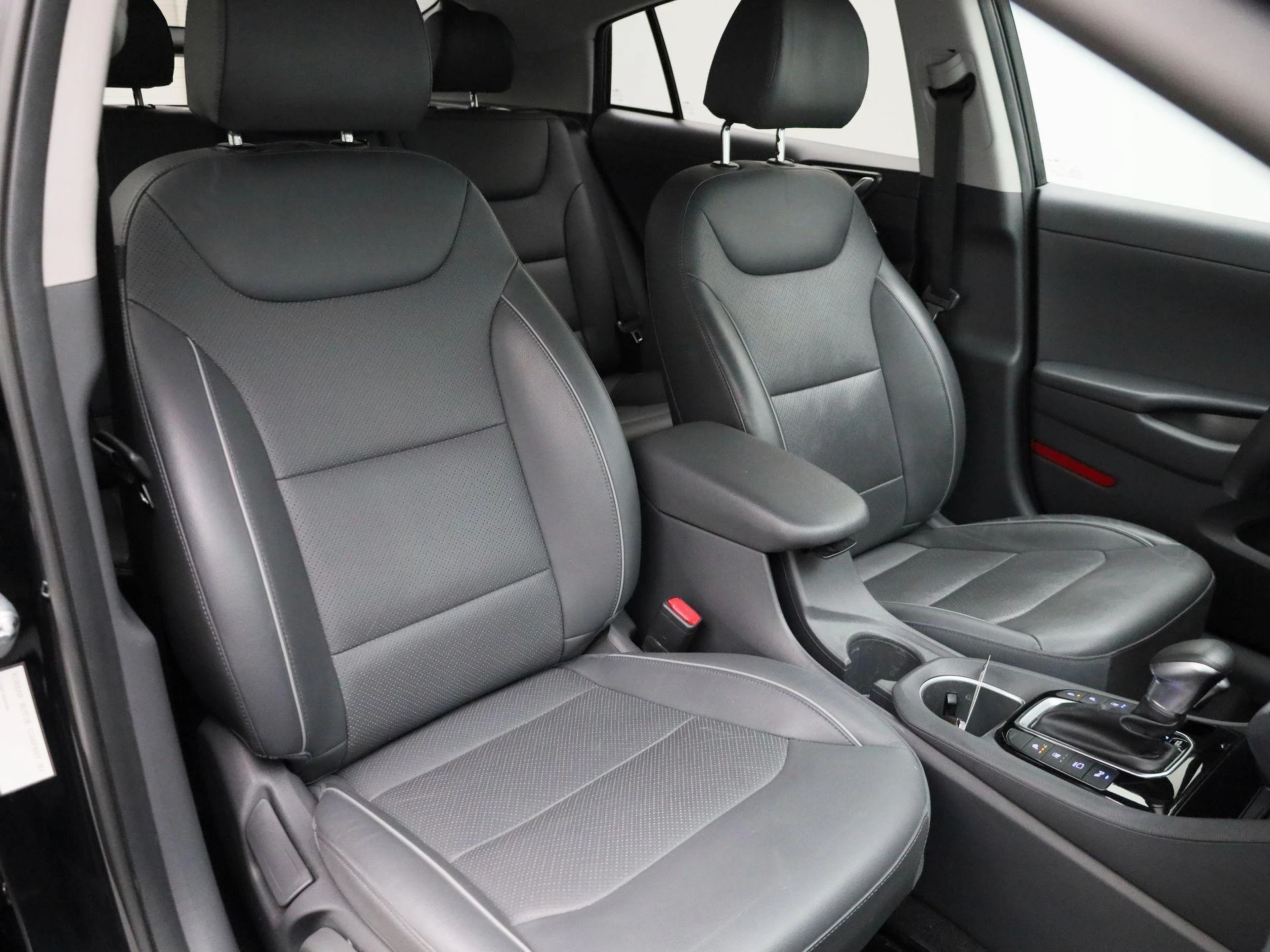 Hyundai-IONIQ-image-43