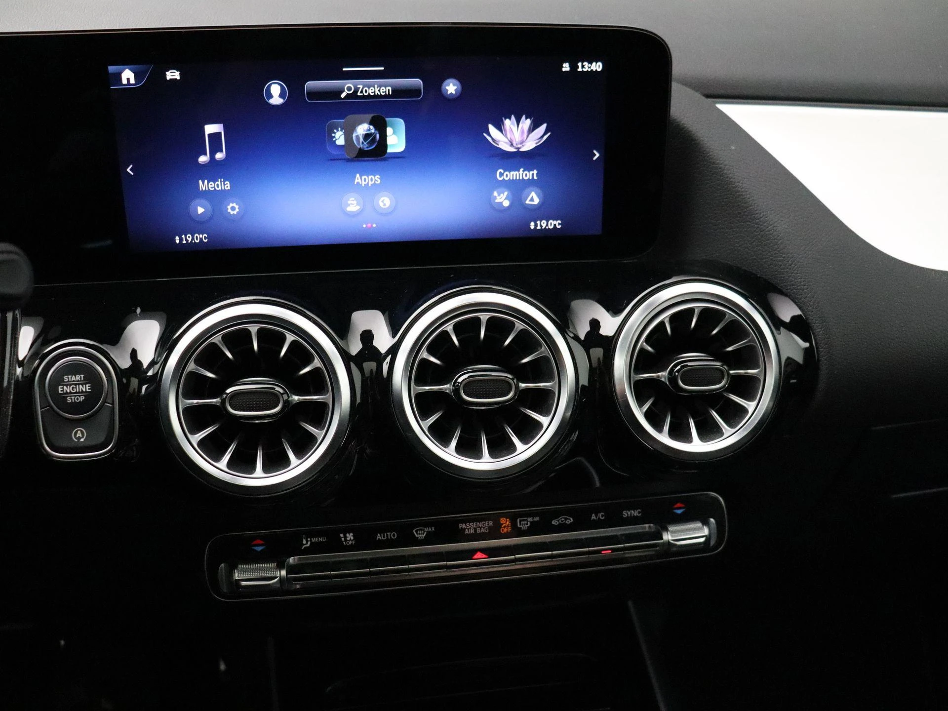 Mercedes-Benz-B-Klasse-image-17