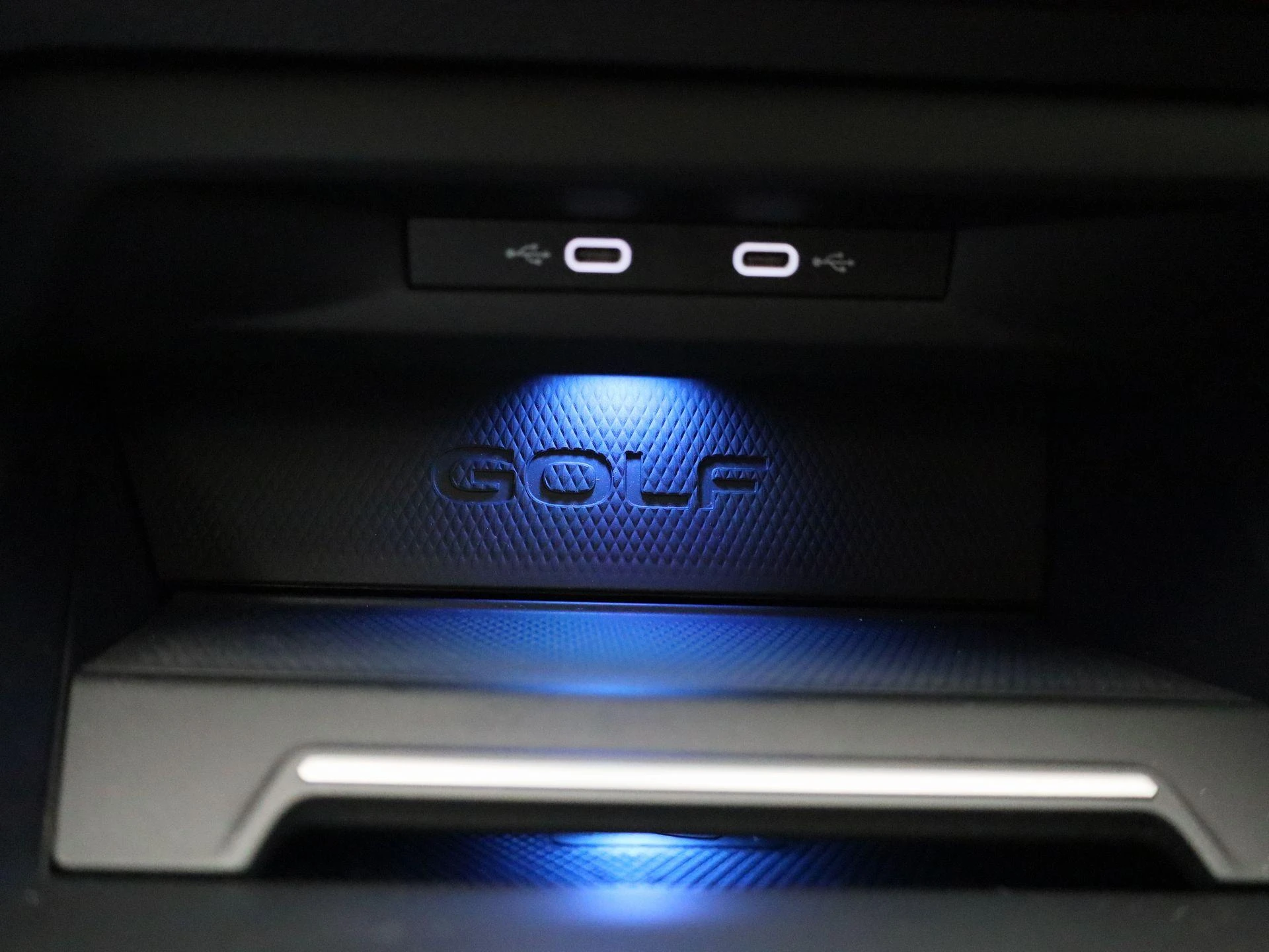 Volkswagen-Golf-image-20