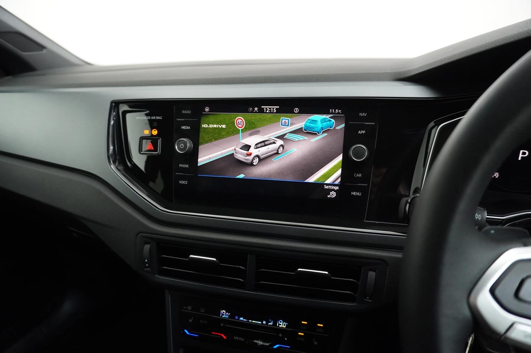 Volkswagen-Polo-image-32