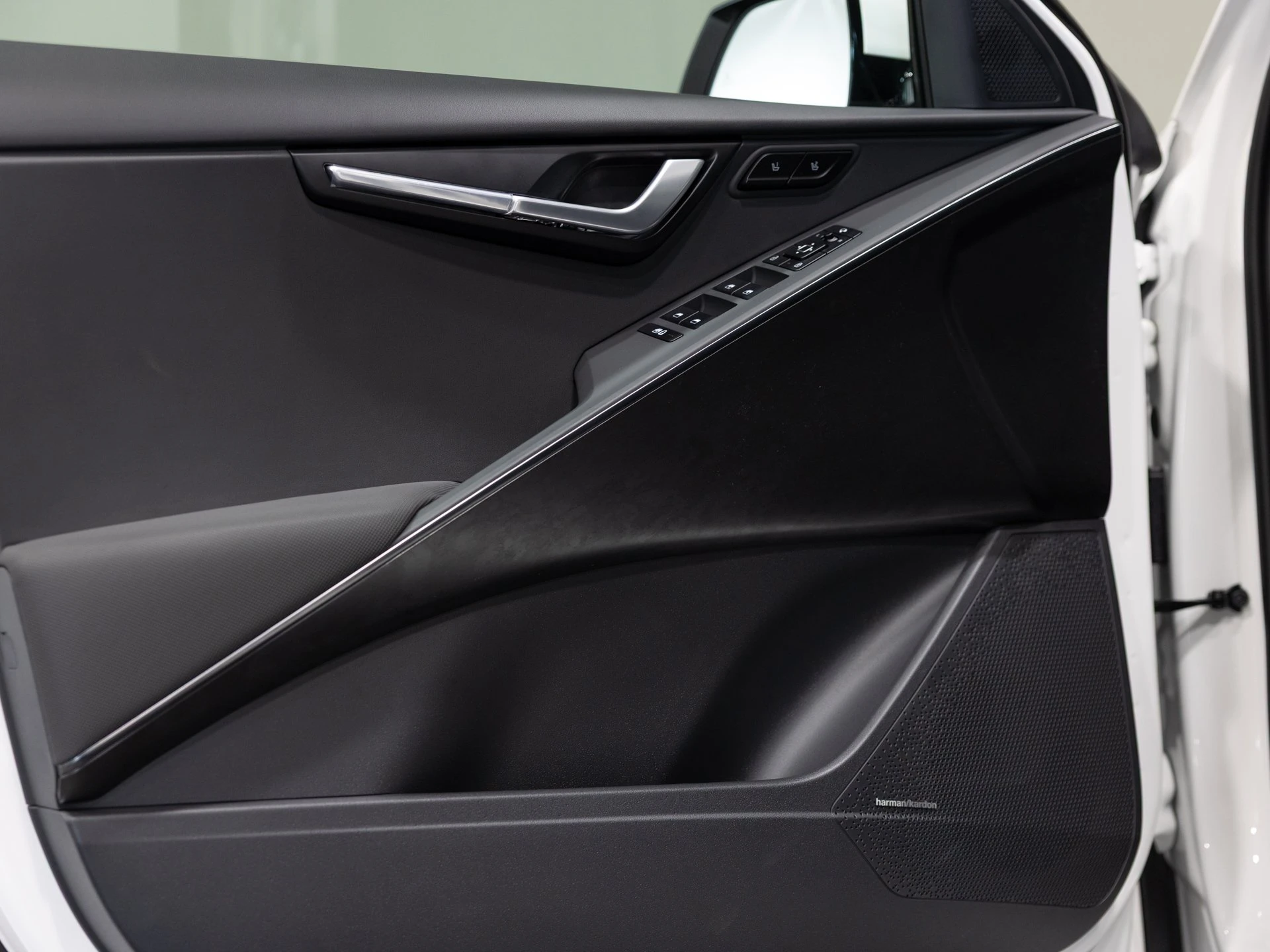 Kia-Niro-image-18