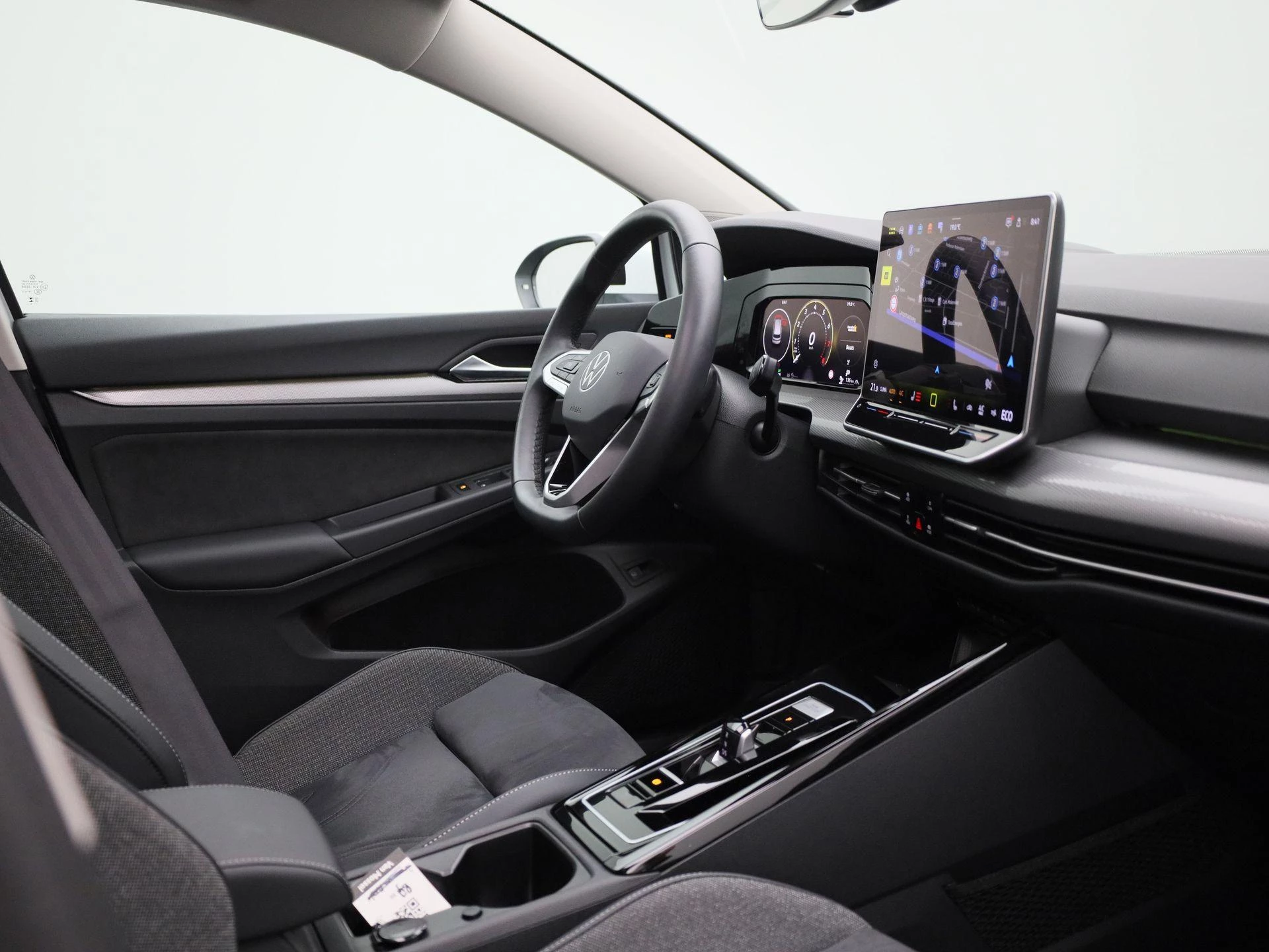 Volkswagen-Golf-image-34