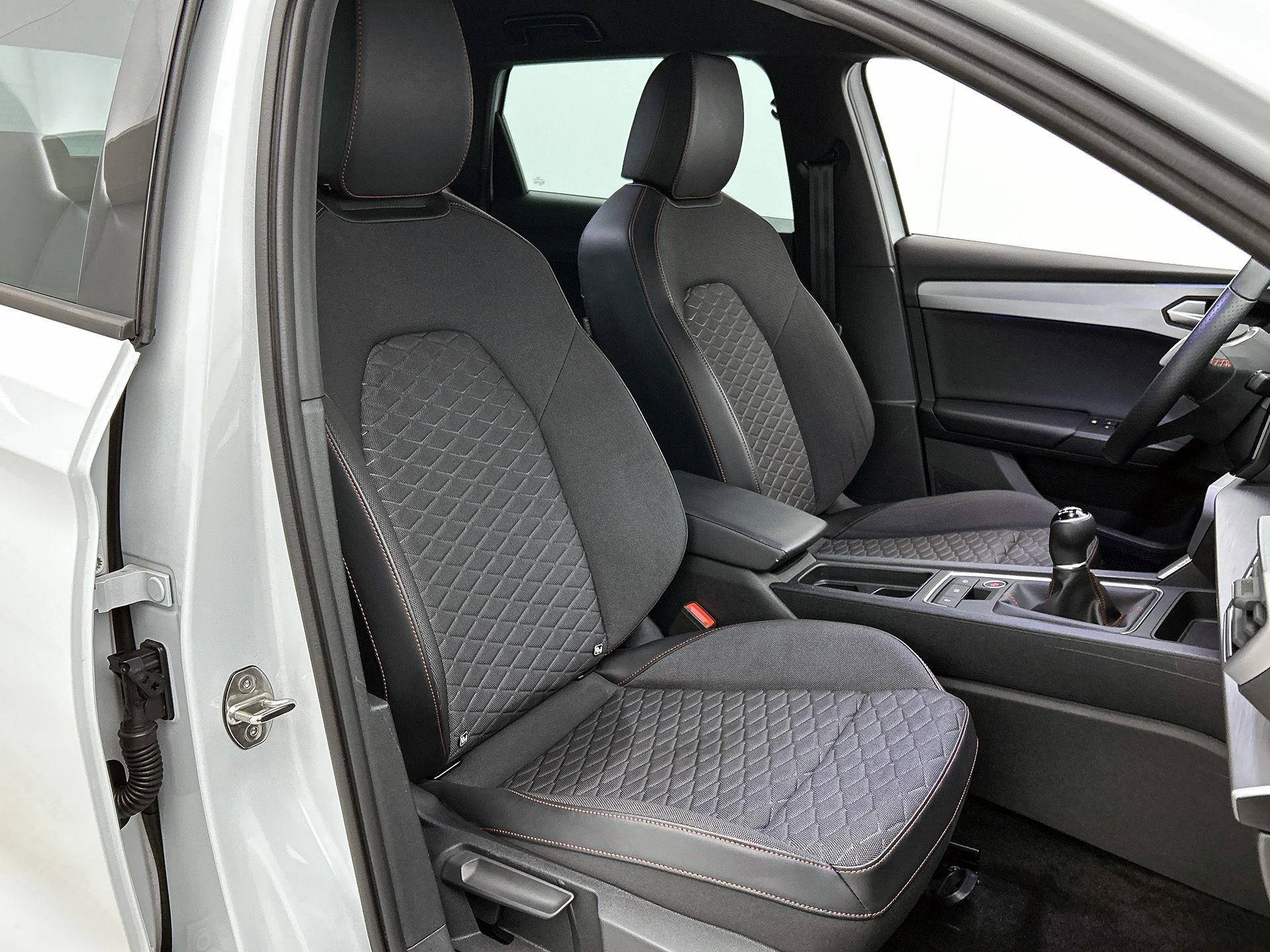 SEAT-Leon-image-35