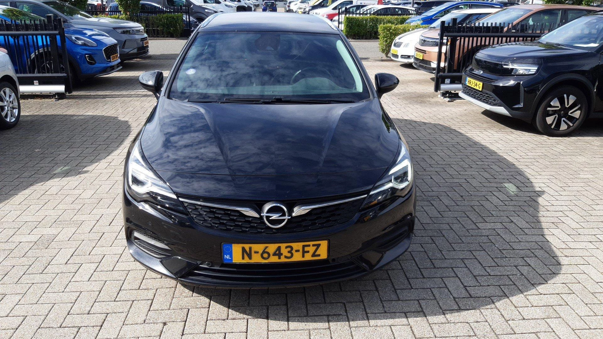 Opel Astra Sports Tourer 1.2 Business Elegance