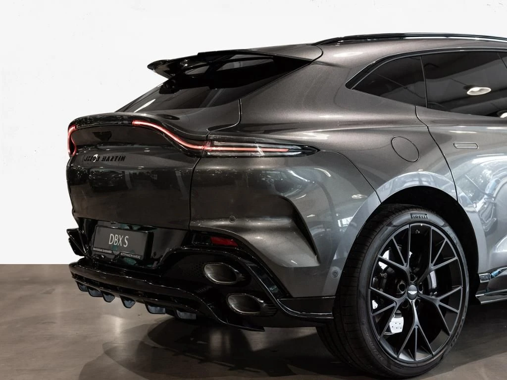 Aston Martin-DBX-image-16