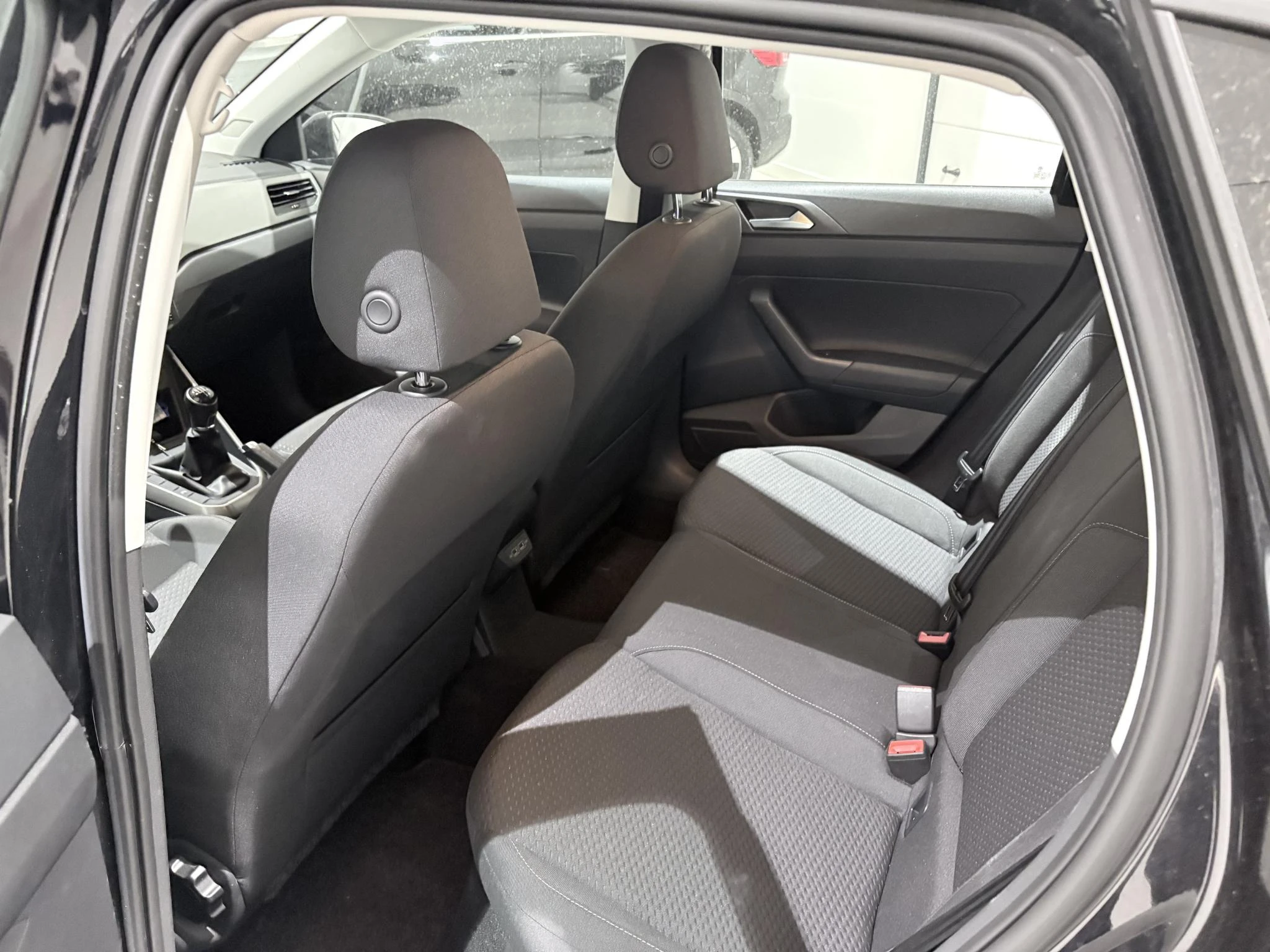 Volkswagen-Polo-image-7