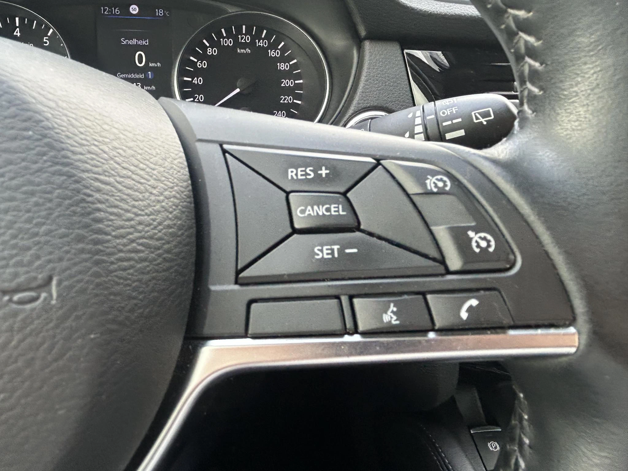 Nissan-QASHQAI-image-16