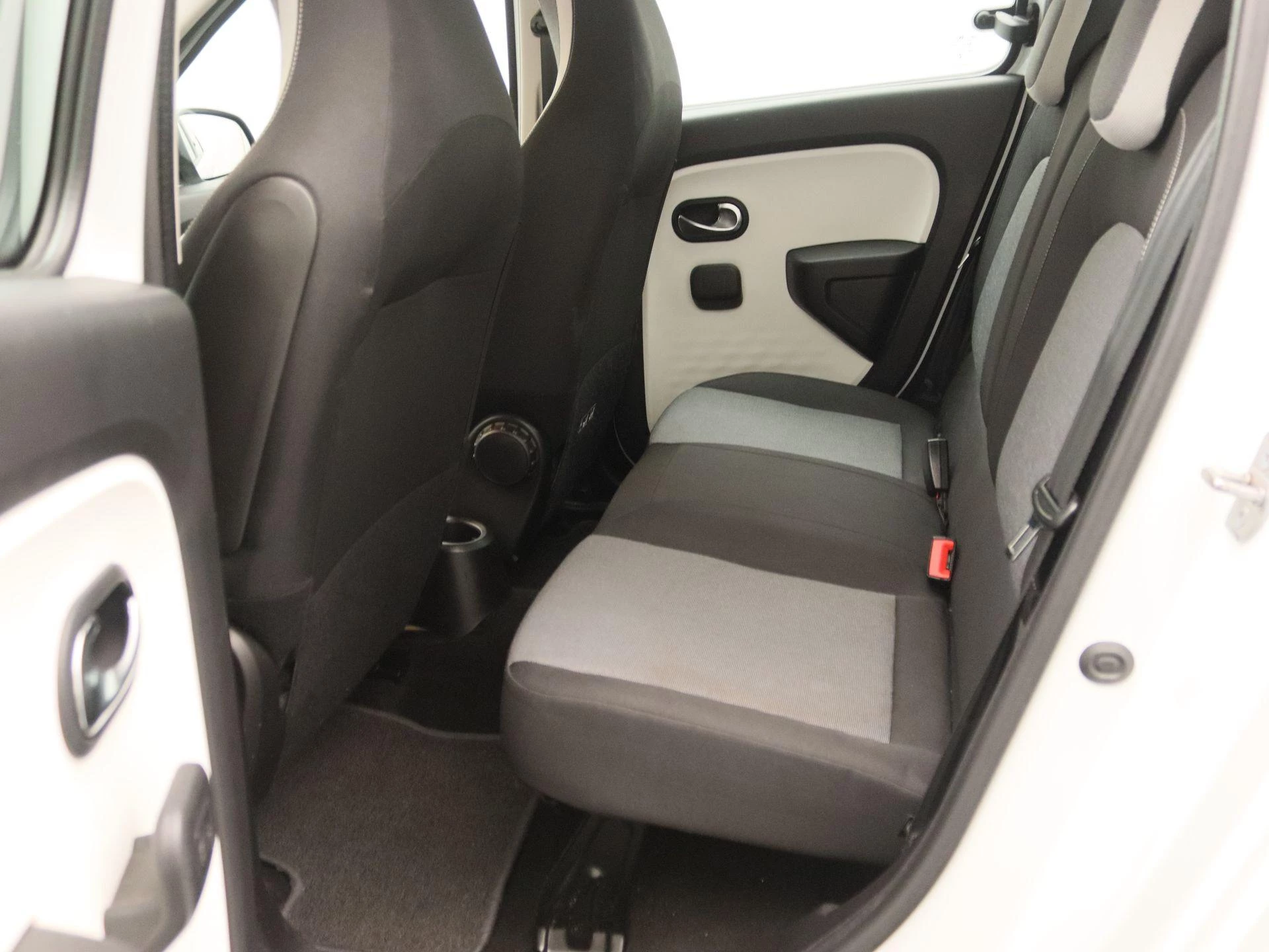 Renault-Twingo-image-12