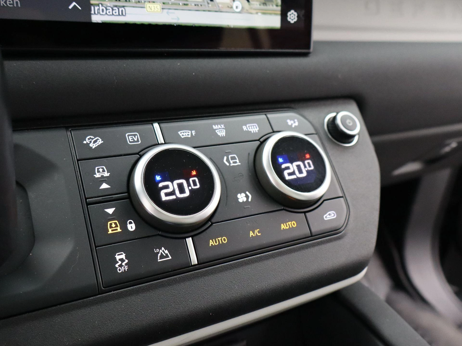 Land Rover-Defender-image-20