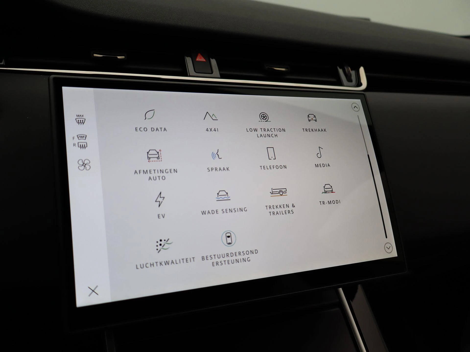 Land Rover-Range Rover Evoque-image-23