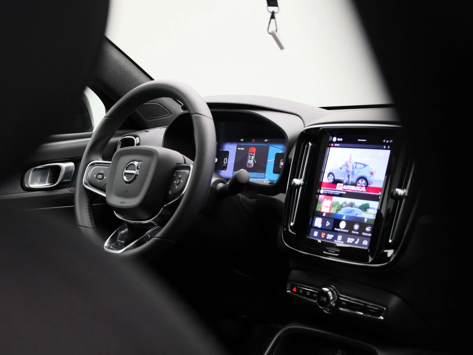 Volvo-C40-image-34