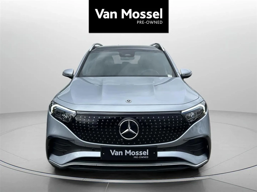 Mercedes-Benz-EQB-image-1