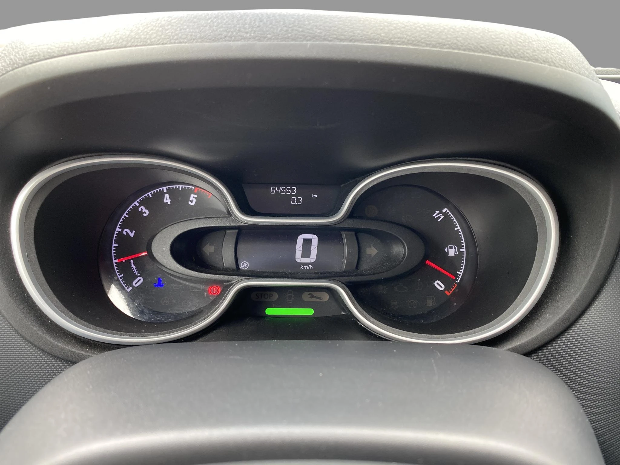 Opel-Vivaro-image-7