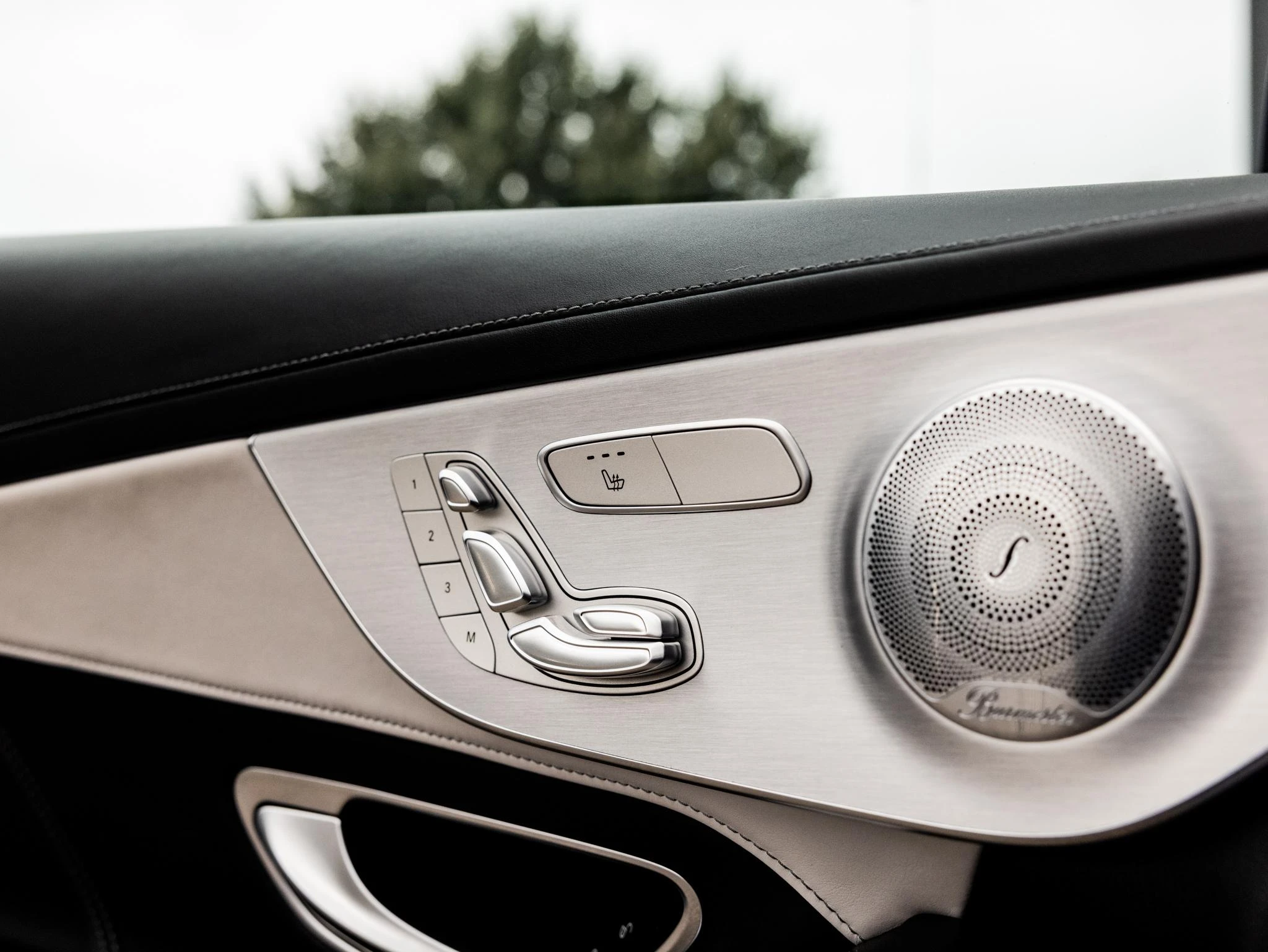 Mercedes-Benz-C-Klasse-image-27