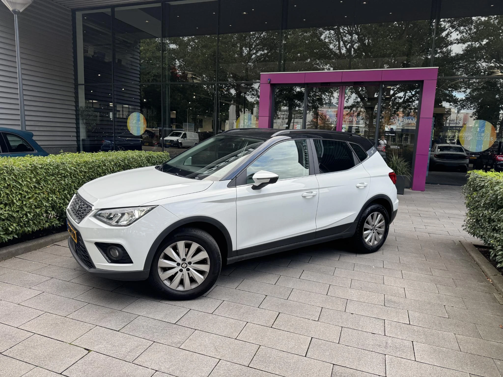 SEAT-Arona-image-1