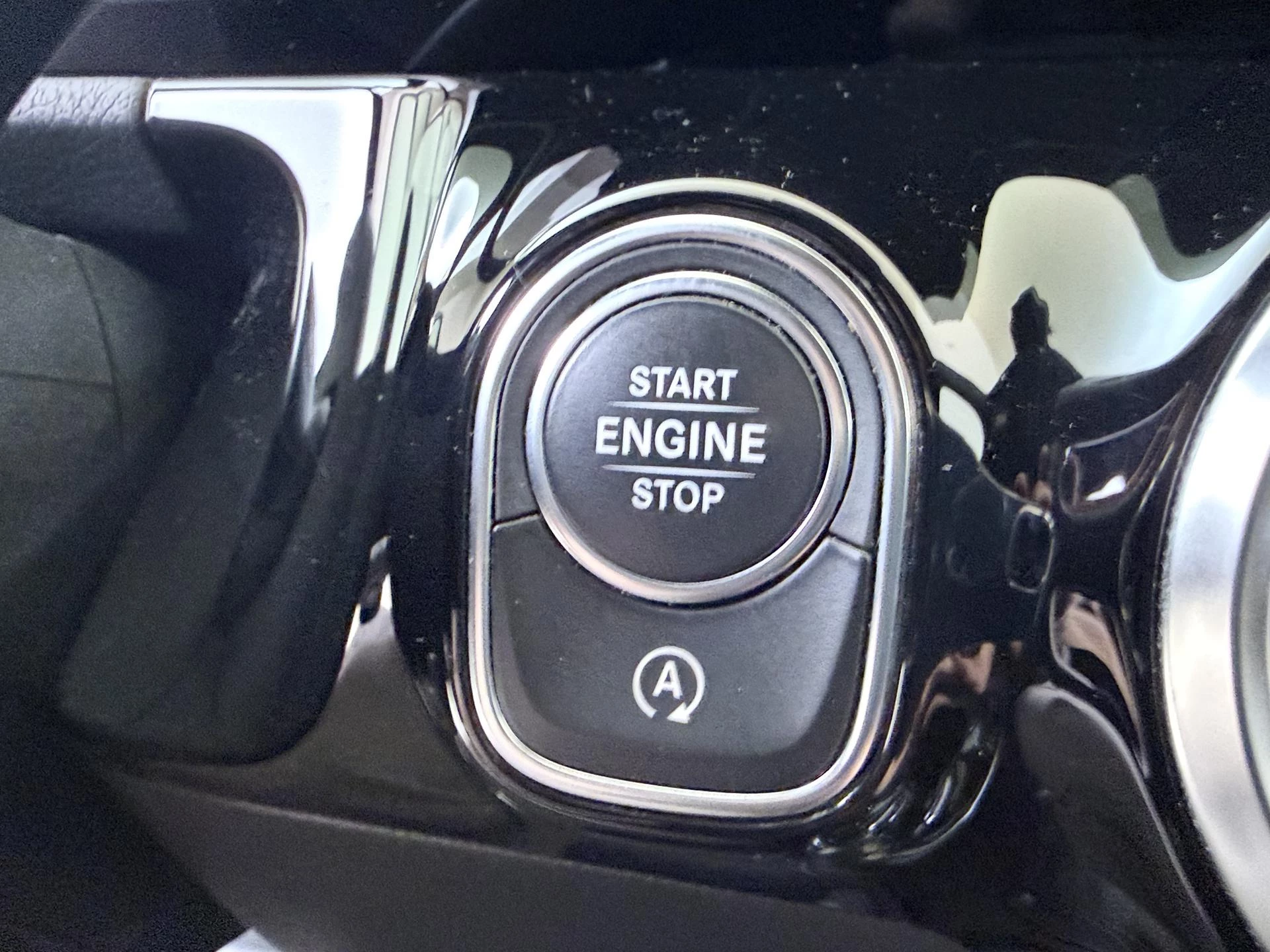 Mercedes-Benz-GLA-image-21