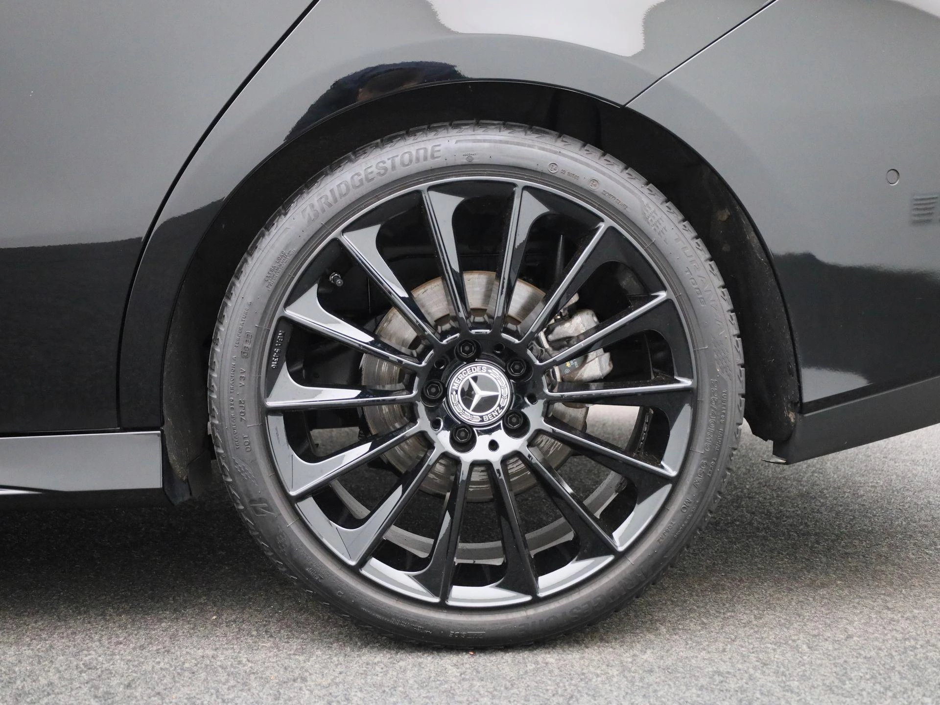Mercedes-Benz-CLA-image-13