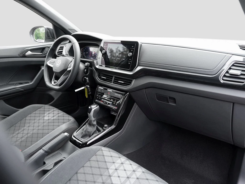 Volkswagen T-Cross R-Line 1.0 TSI AHV RearView BlackStyle
