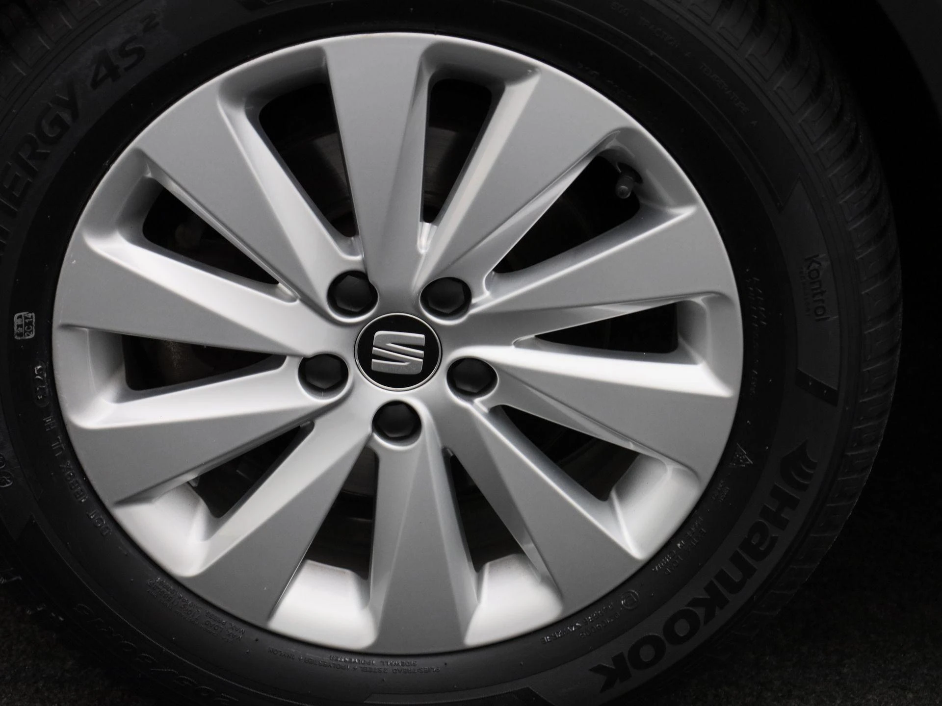 SEAT-Arona-image-11