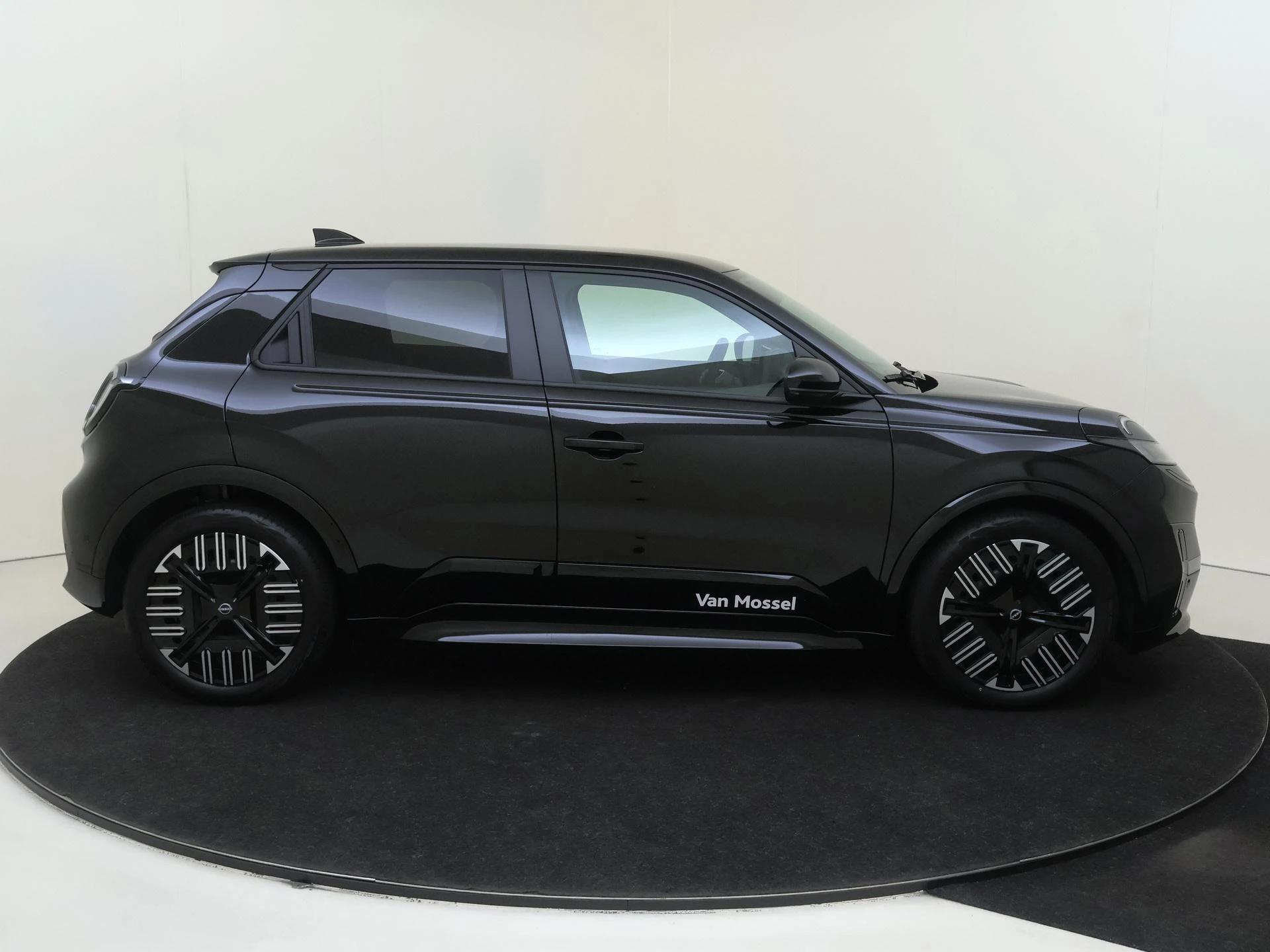 Nissan-Micra-image-8