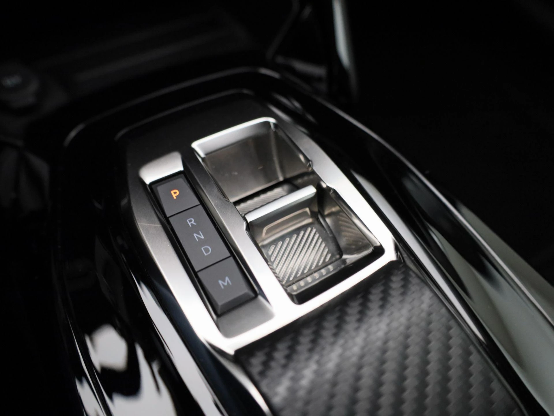 Peugeot-208-image-25