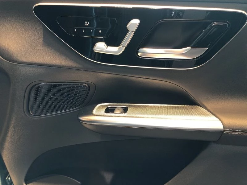 Mercedes-Benz GLC 300 de 4m AMG NIGHT PANO AHK DISTR 360° 20-Z AMG LineX254 GLC 300 de 4m AMG NIGHT PANO AHK DISTR 360° 20-Z AMG Line
