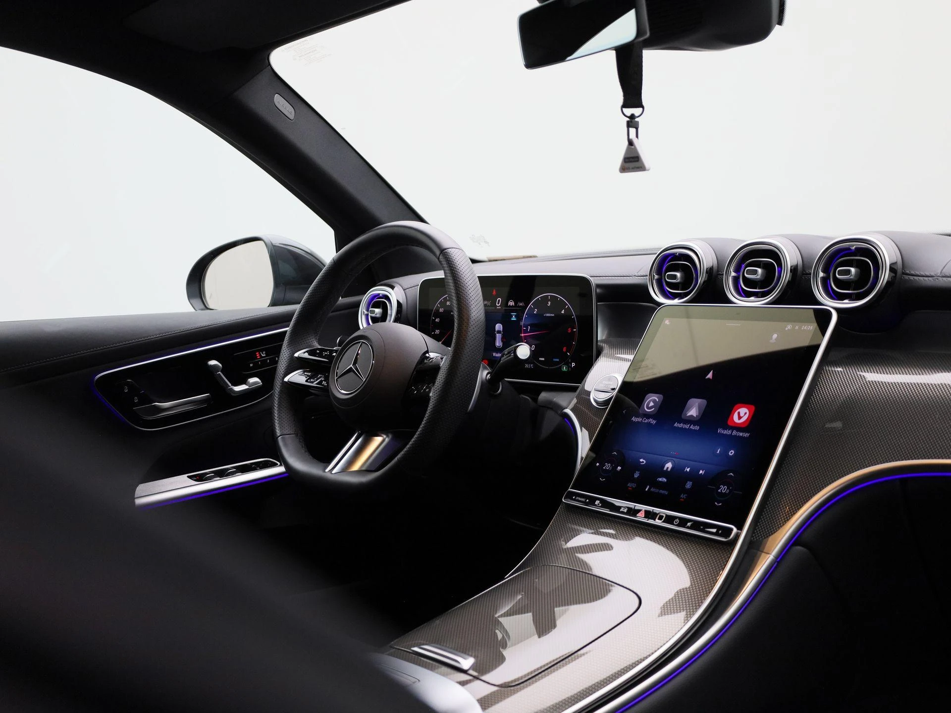 Mercedes-Benz-GLC-image-42