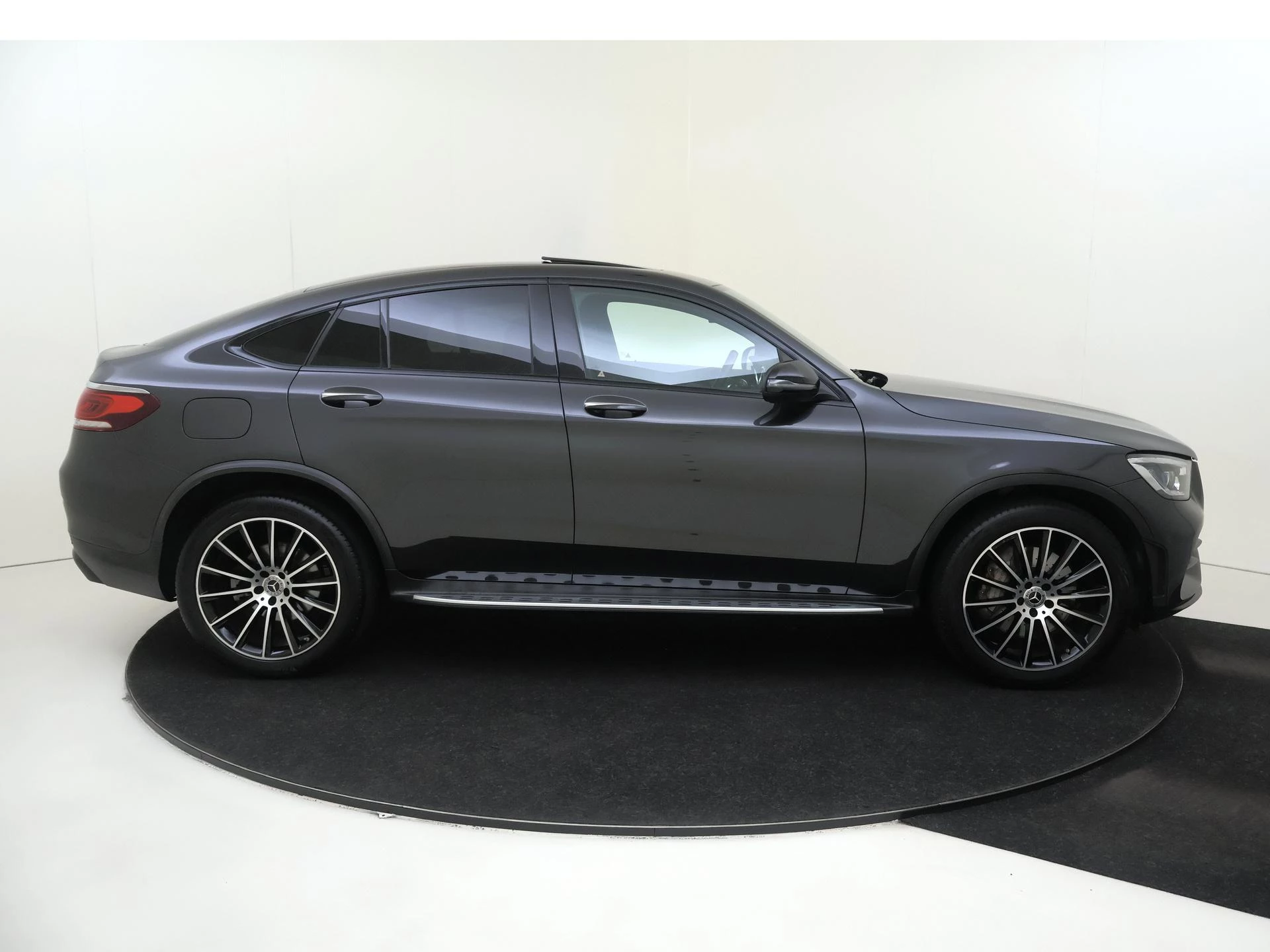 Mercedes-Benz-GLC-image-8